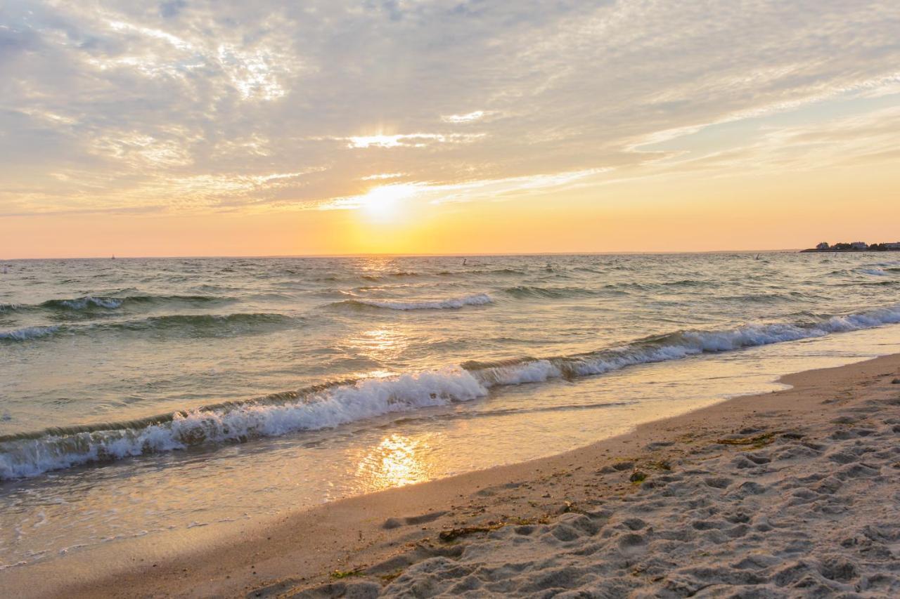 Sea Crest Beach Resort Фолмут Экстерьер фото