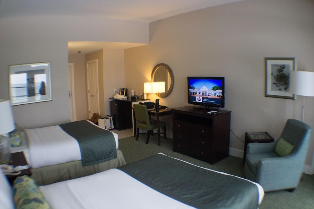Sea Crest Beach Resort Фолмут Экстерьер фото