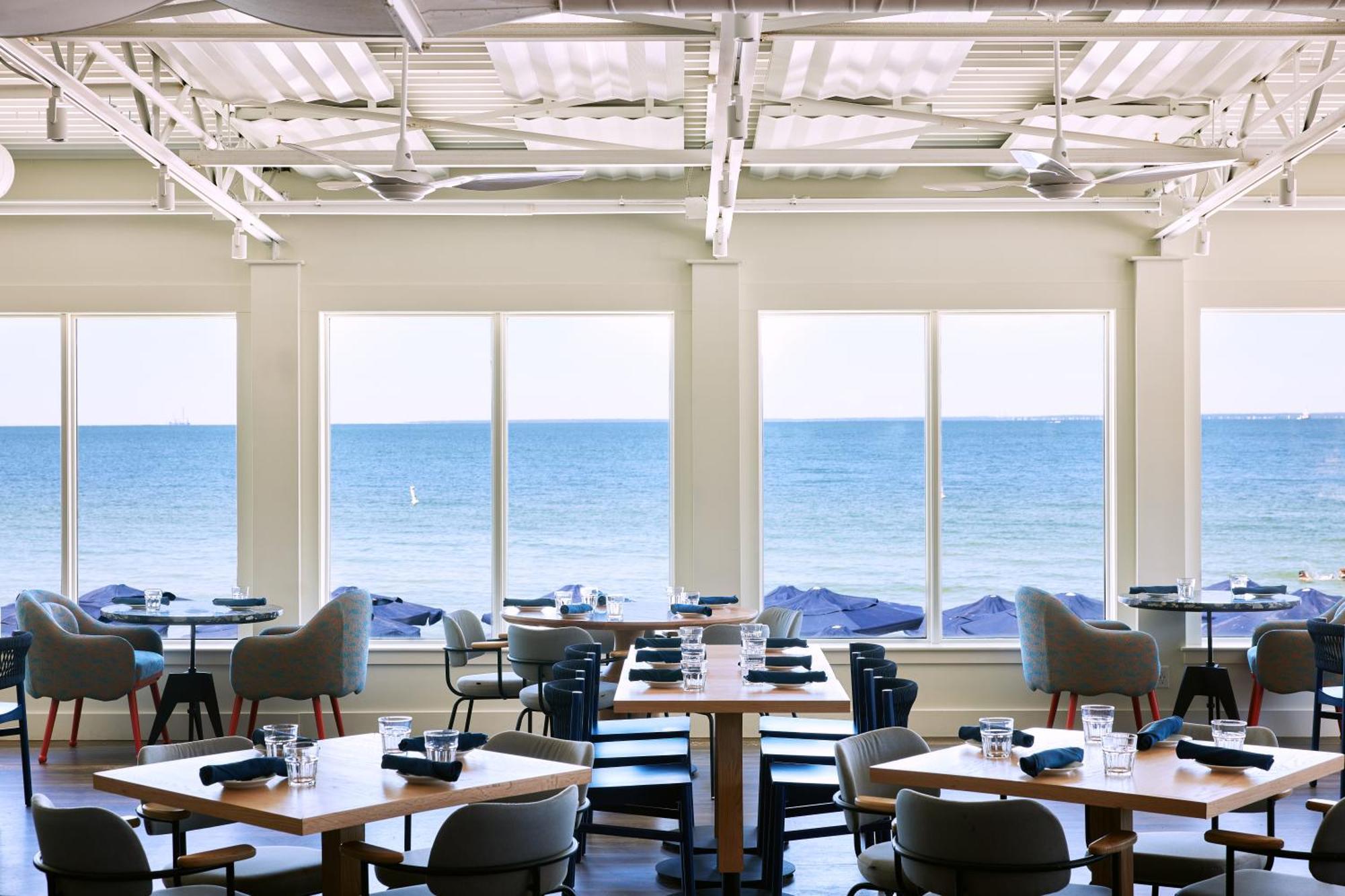 Sea Crest Beach Resort Фолмут Экстерьер фото
